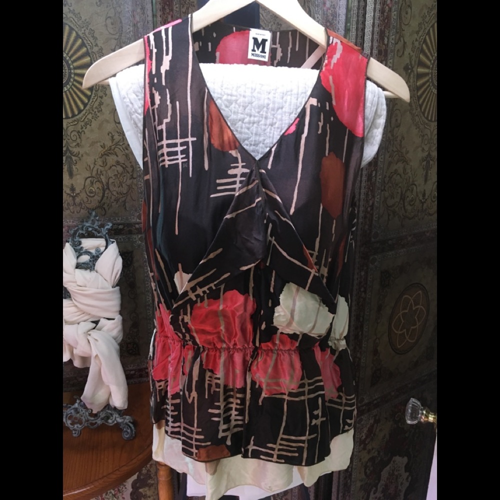 Ladies 100% silk sleeveless blouse made in Italy